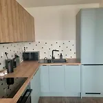 דירה Sunny & Minimalist Near The Center *