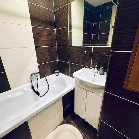 Sunny & Minimalist Near The Center