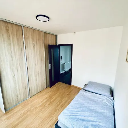 Sunny&Minimalist Apartment Near To City Center Apartment Kosice