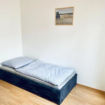 Apartment Sunny&Minimalist Apartment Near To City Center