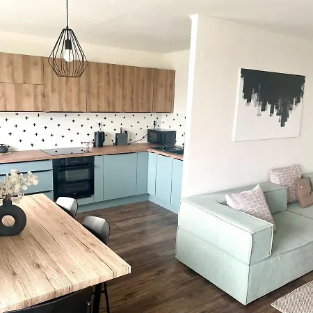 Sunny & Minimalist Near The Center Apartamento